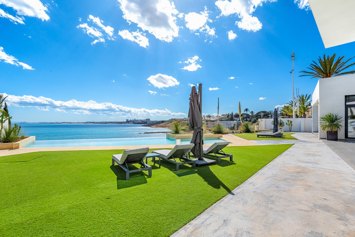 6 Bed Townhouse for sale in Cabo Roig Costa Blanca, Alicante, Spain