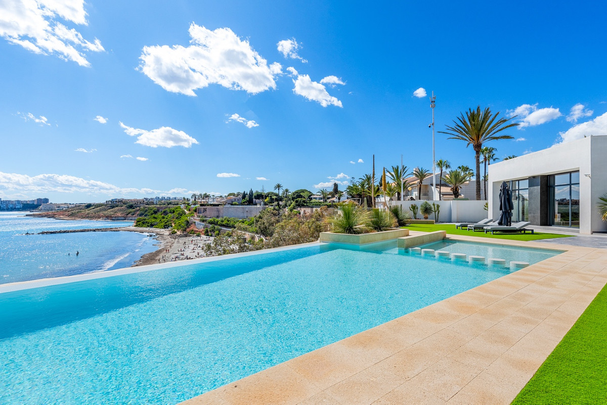 6 Bed Townhouse for sale in Cabo Roig Costa Blanca, Alicante, Spain