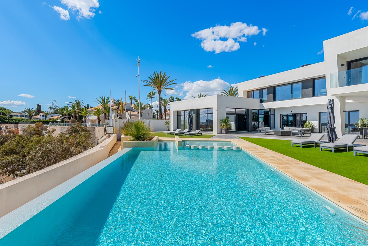 6 Bed Townhouse for sale in Cabo Roig Costa Blanca, Alicante, Spain