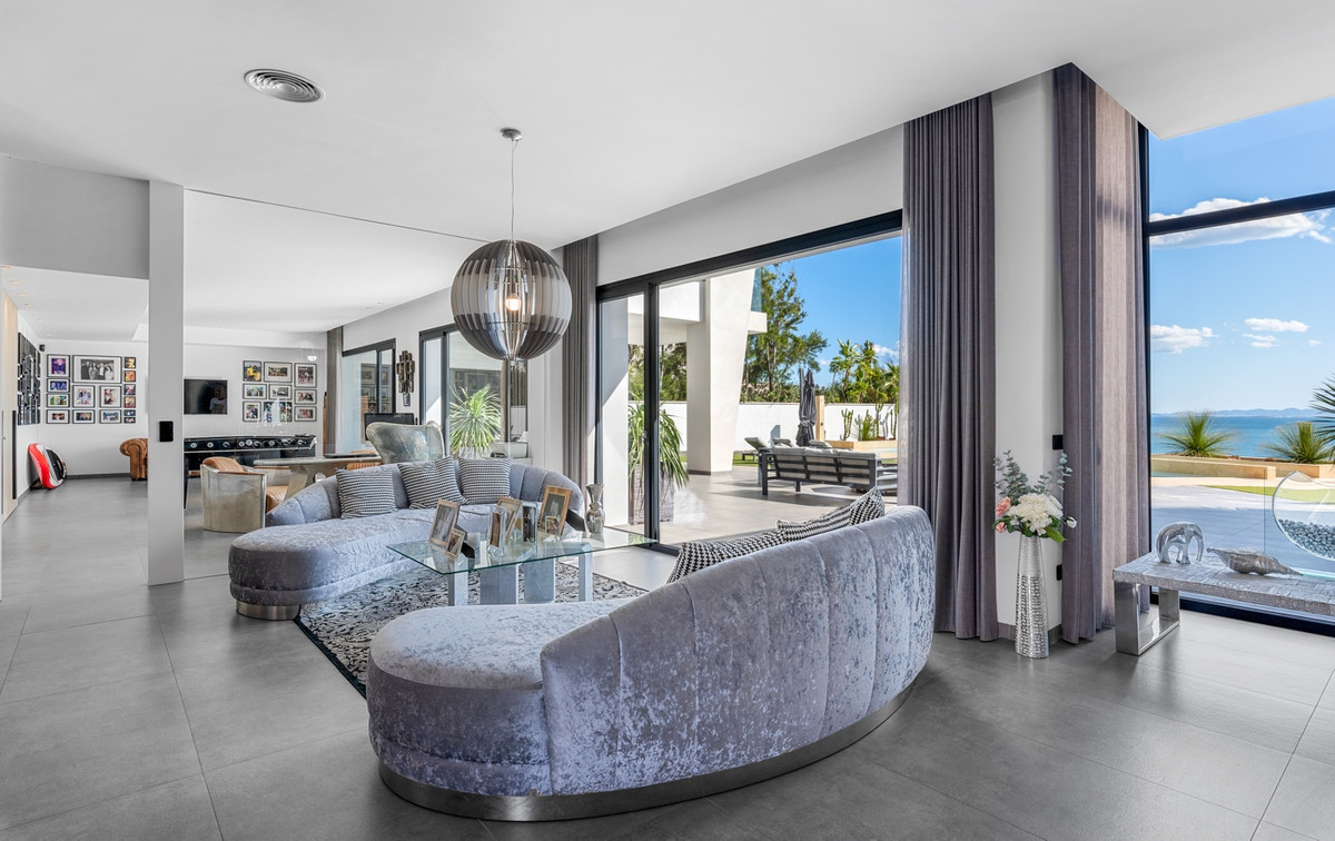 6 Bed Townhouse for sale in Cabo Roig Costa Blanca, Alicante, Spain