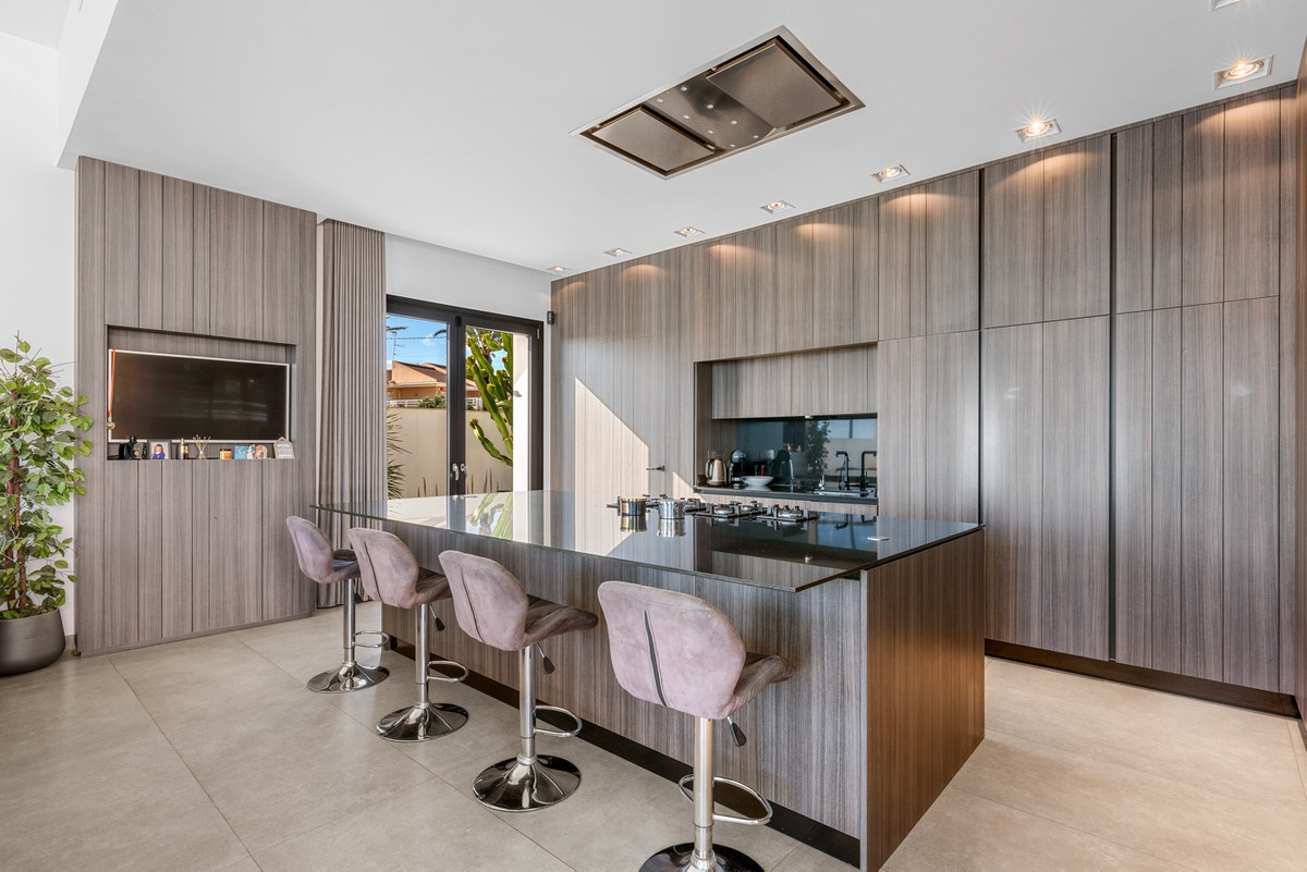 6 Bed Townhouse for sale in Cabo Roig Costa Blanca, Alicante, Spain