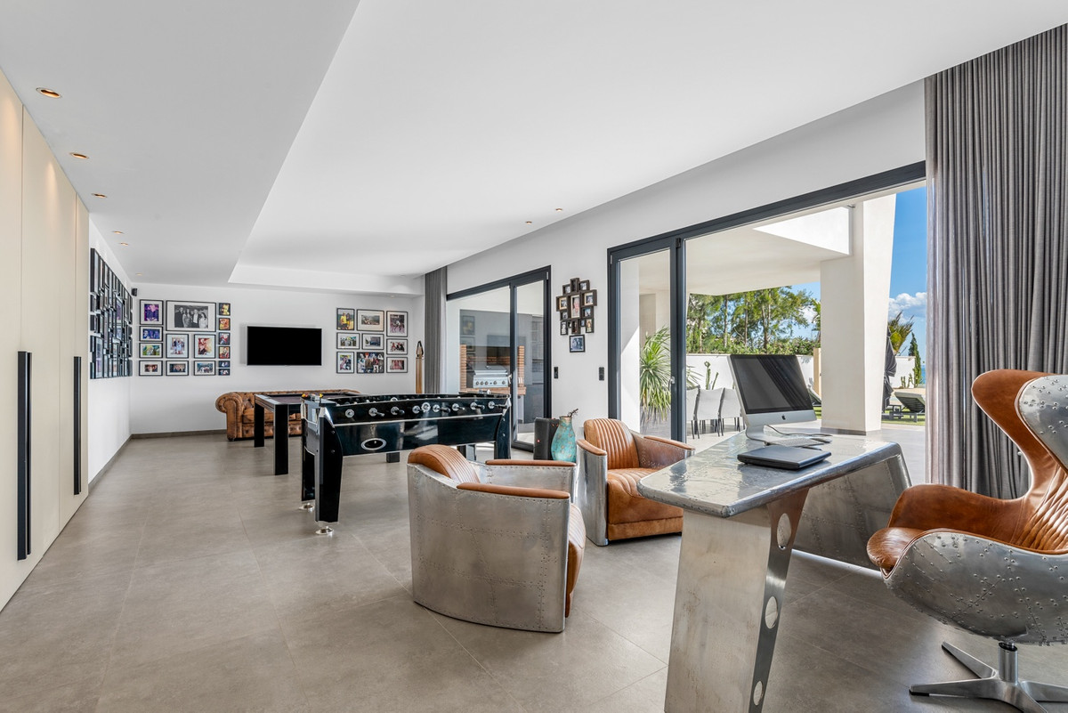 6 Bed Townhouse for sale in Cabo Roig Costa Blanca, Alicante, Spain