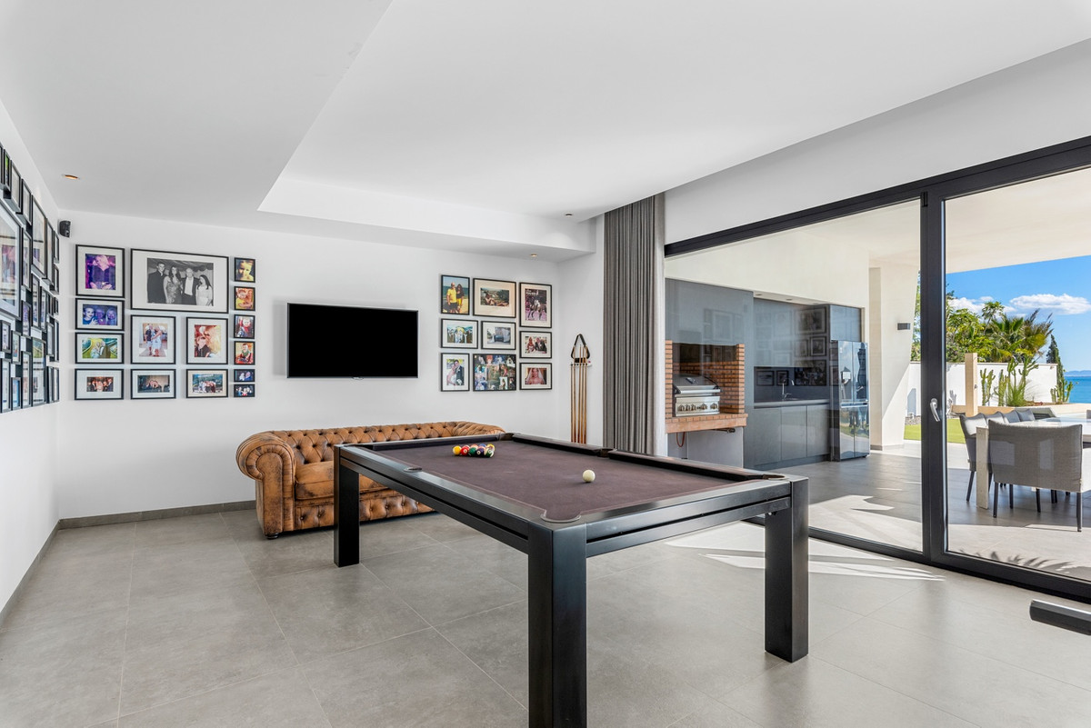 6 Bed Townhouse for sale in Cabo Roig Costa Blanca, Alicante, Spain