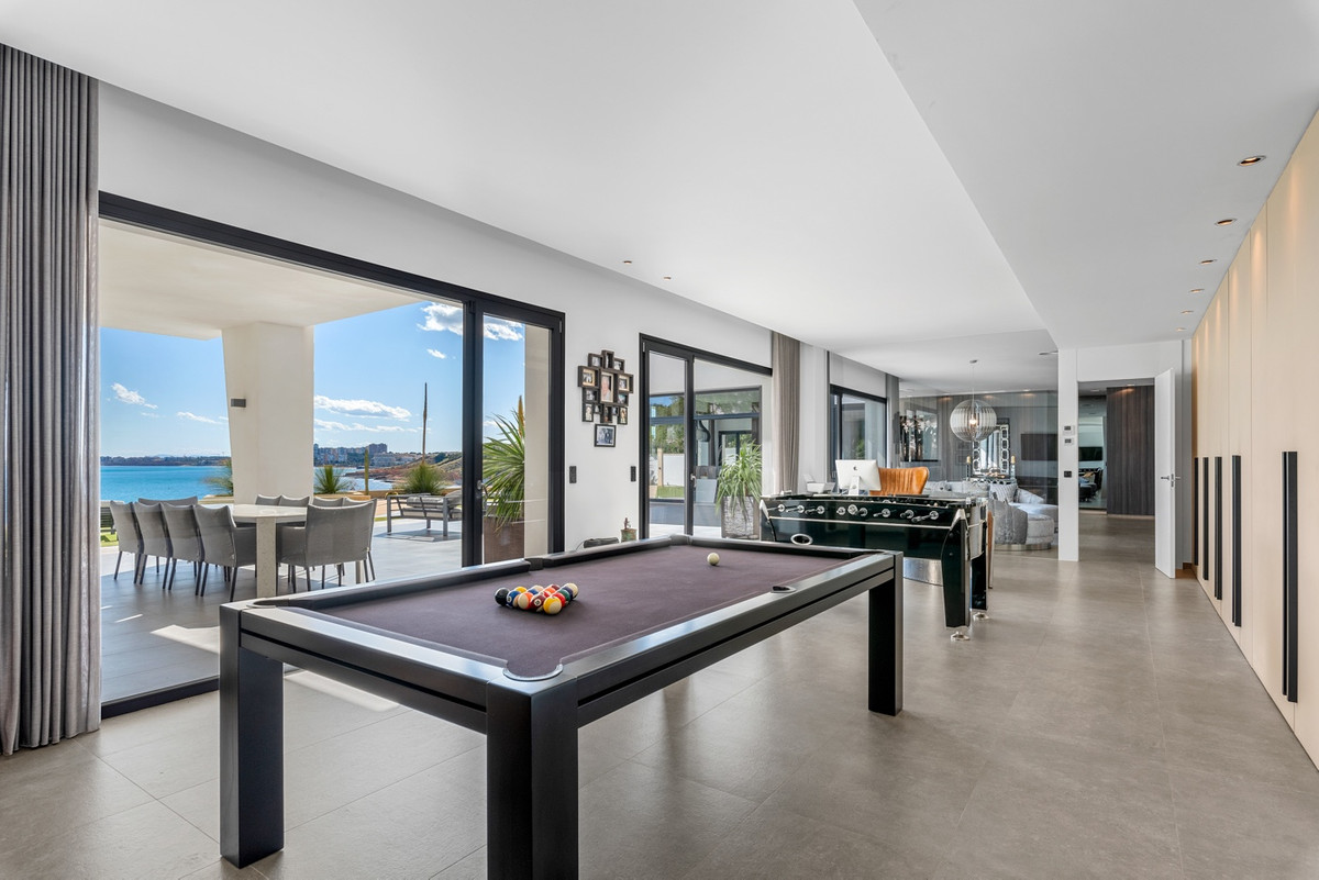 6 Bed Townhouse for sale in Cabo Roig Costa Blanca, Alicante, Spain