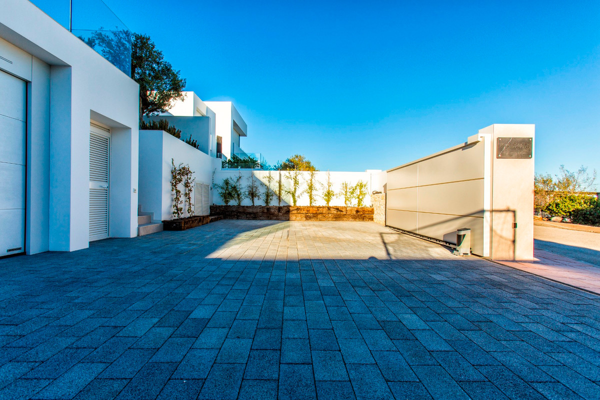 4 Bed Townhouse for sale in Benissa Costa Blanca, Alicante, Spain