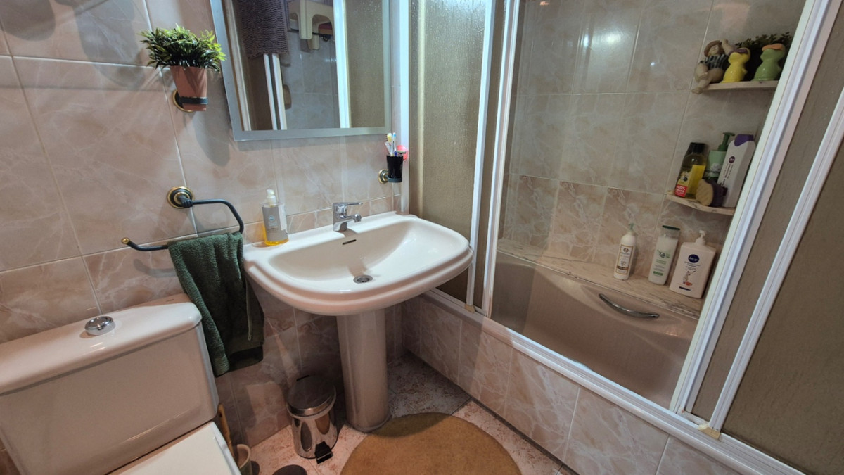 Se vende Apartamento Planta Media de 3 dormitorios en Costa Blanca, Alicante, España
