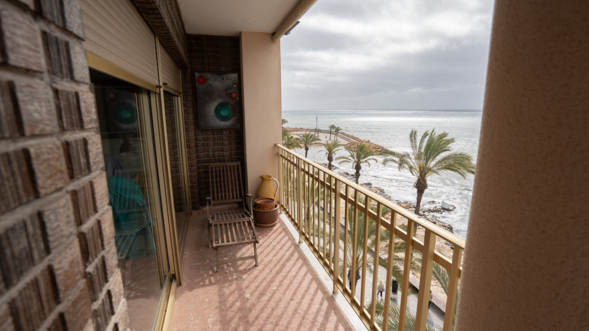 Se vende Apartamento Planta Media de 3 dormitorios en Costa Blanca, Alicante, España