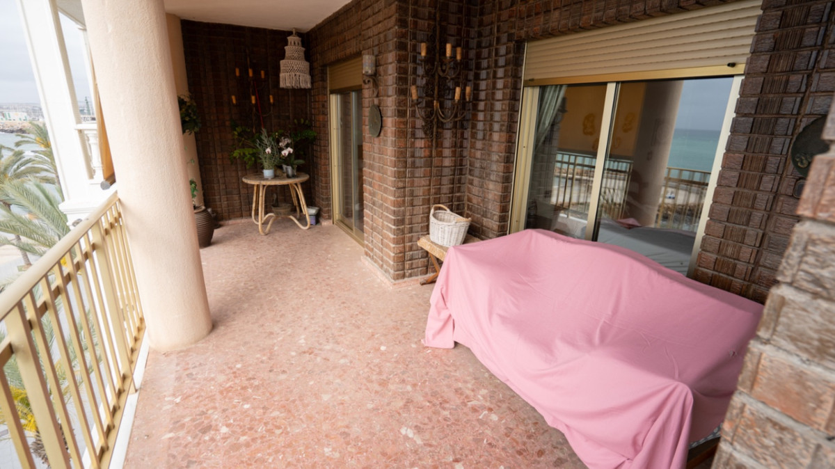 Se vende Apartamento Planta Media de 3 dormitorios en Costa Blanca, Alicante, España