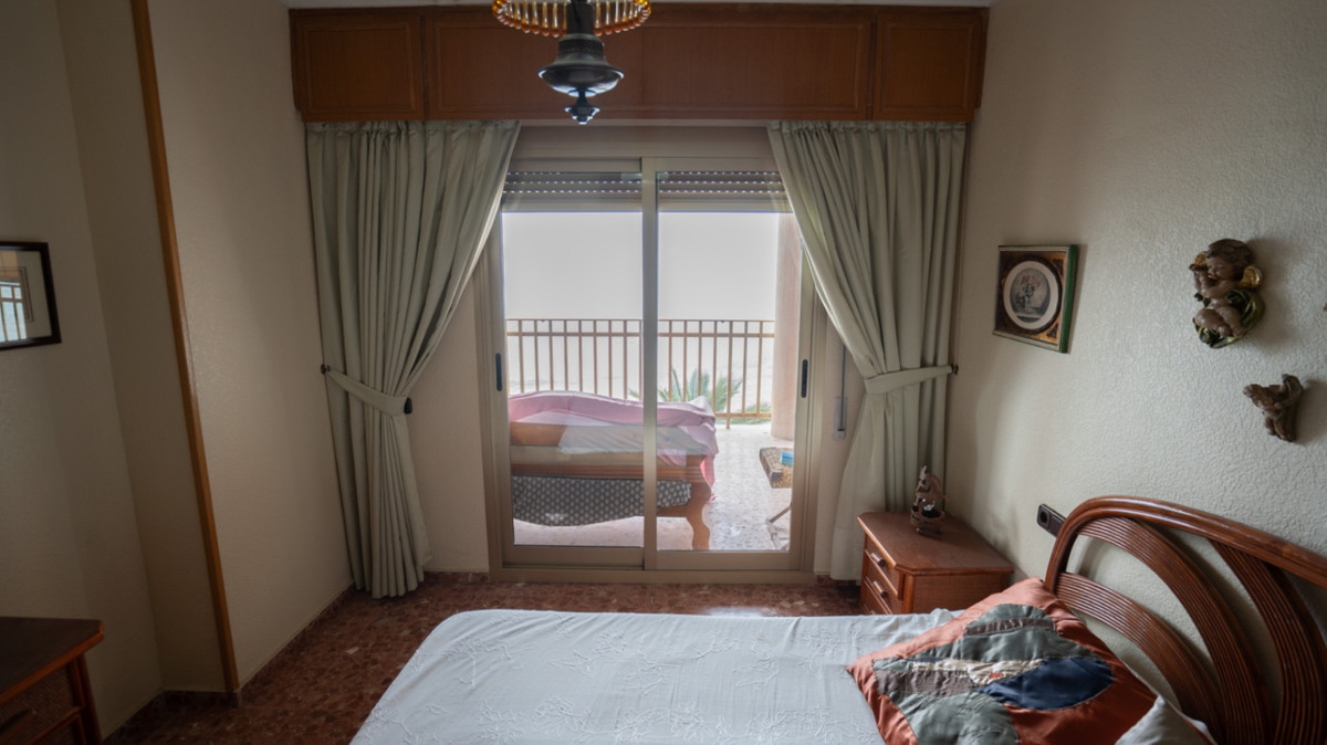 Se vende Apartamento Planta Media de 3 dormitorios en Costa Blanca, Alicante, España