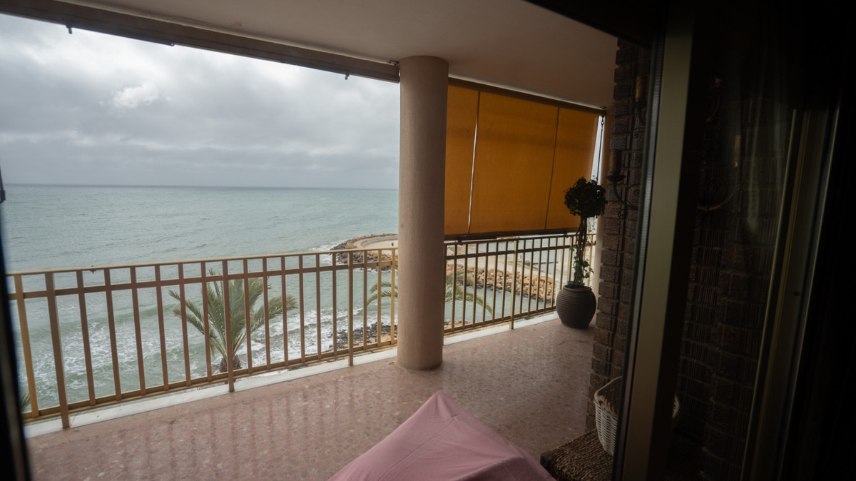 Se vende Apartamento Planta Media de 3 dormitorios en Costa Blanca, Alicante, España