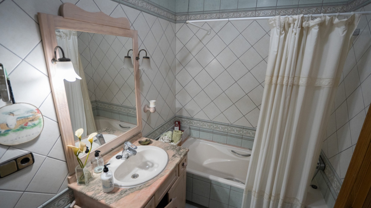 Se vende Apartamento Planta Media de 3 dormitorios en Costa Blanca, Alicante, España