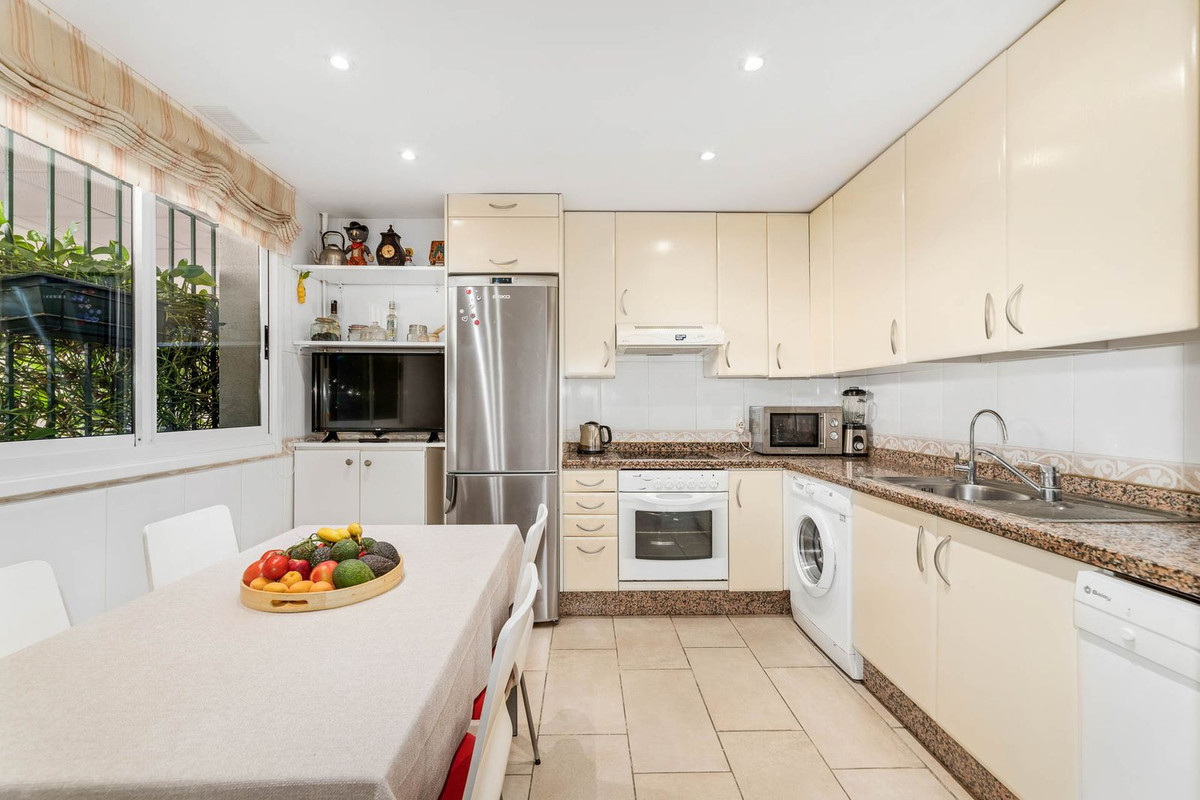 3 Bed Apartment for sale in Guadalmina Alta Costa Del Sol, Málaga, Spain