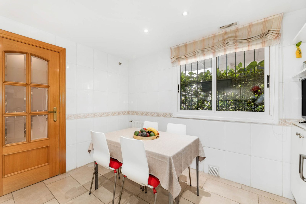 3 Bed Apartment for sale in Guadalmina Alta Costa Del Sol, Málaga, Spain