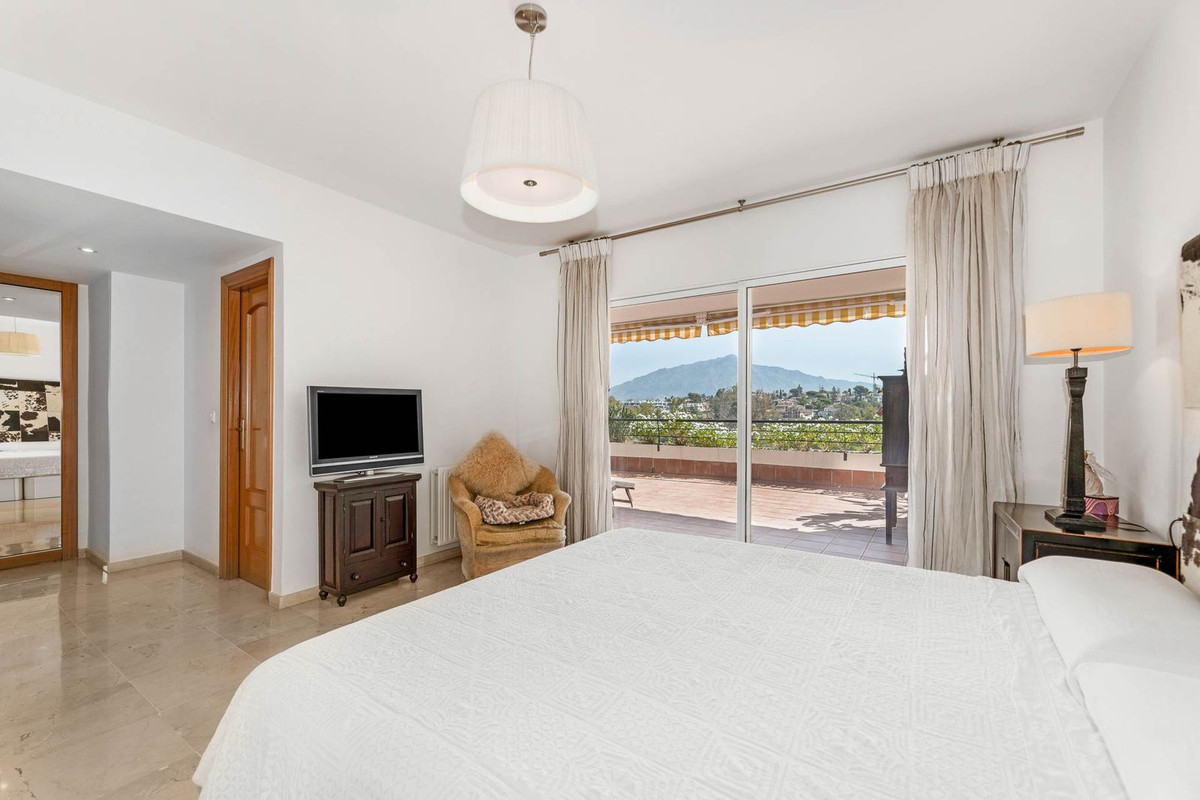 3 Bed Apartment for sale in Guadalmina Alta Costa Del Sol, Málaga, Spain