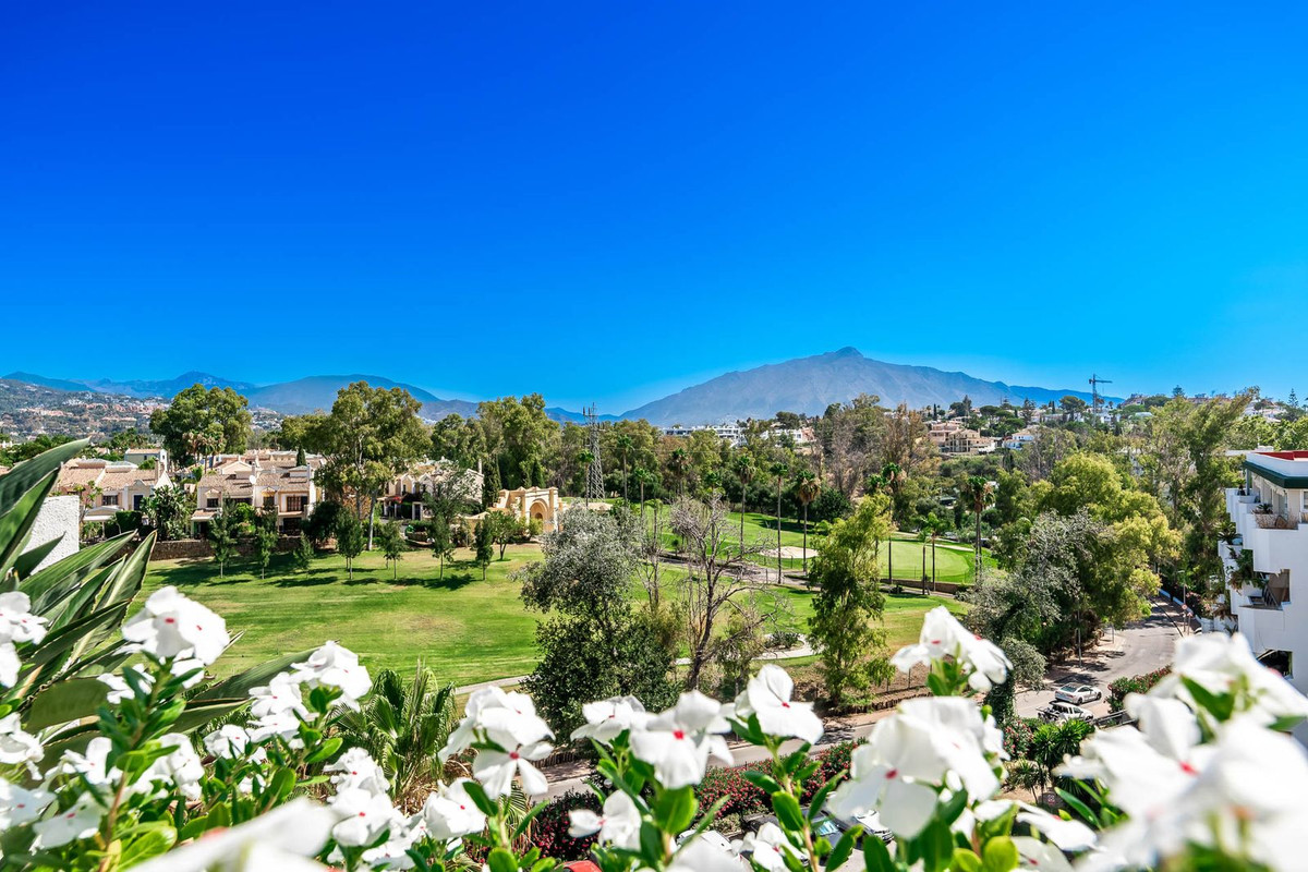 3 Bed Apartment for sale in Guadalmina Alta Costa Del Sol, Málaga, Spain