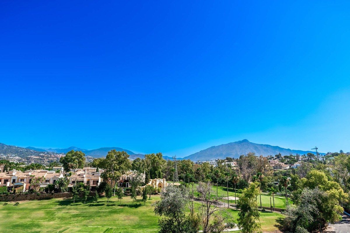 3 Bed Apartment for sale in Guadalmina Alta Costa Del Sol, Málaga, Spain