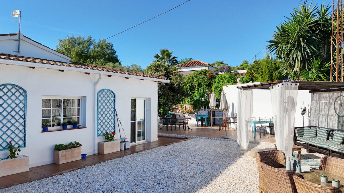 4 Bed Townhouse for sale in Alhaurín El Grande Costa Del Sol, Málaga, Spain