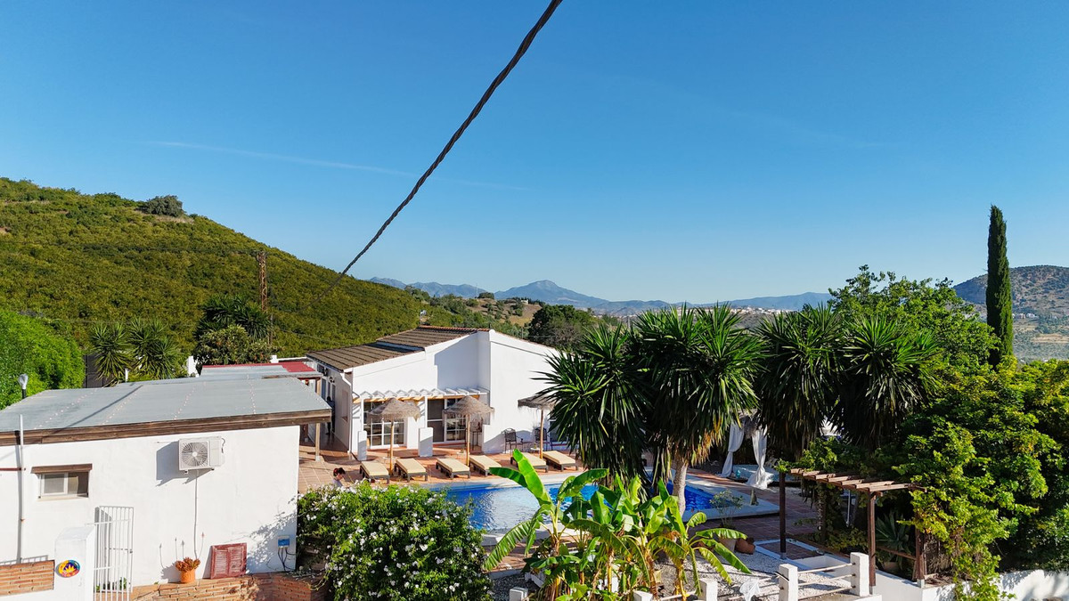 4 Bed Townhouse for sale in Alhaurín El Grande Costa Del Sol, Málaga, Spain
