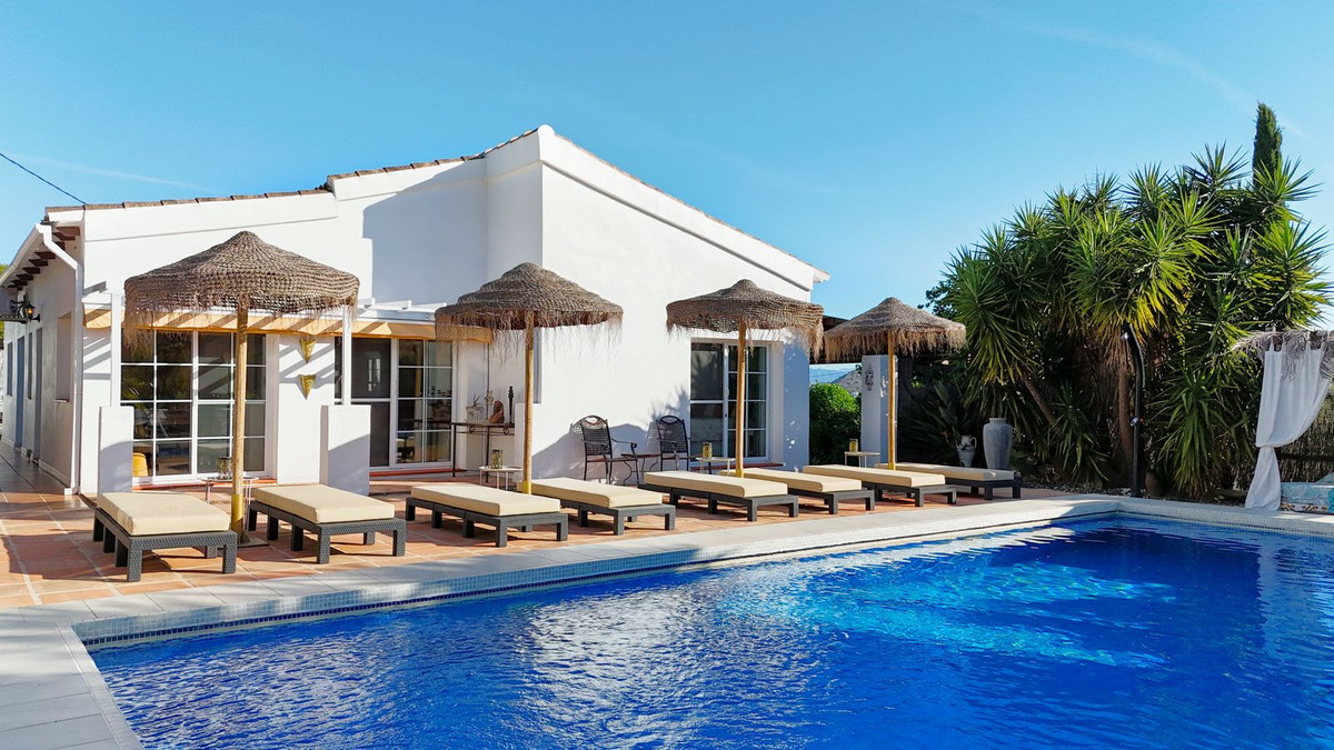 4 Bed Townhouse for sale in Alhaurín El Grande Costa Del Sol, Málaga, Spain