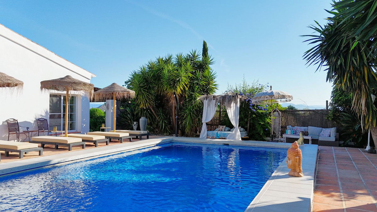 4 Bed Townhouse for sale in Alhaurín El Grande Costa Del Sol, Málaga, Spain