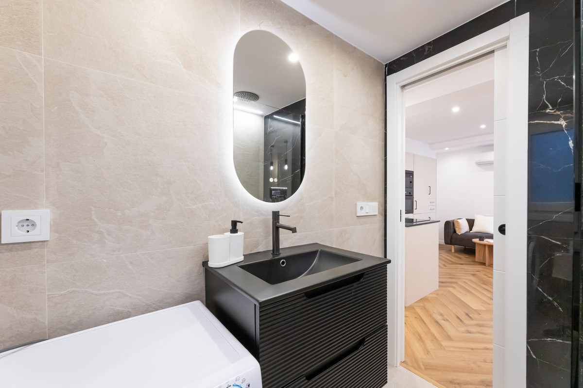 Se vende Apartamento Planta Media de 3 dormitorios en Costa Del Sol, Málaga, España