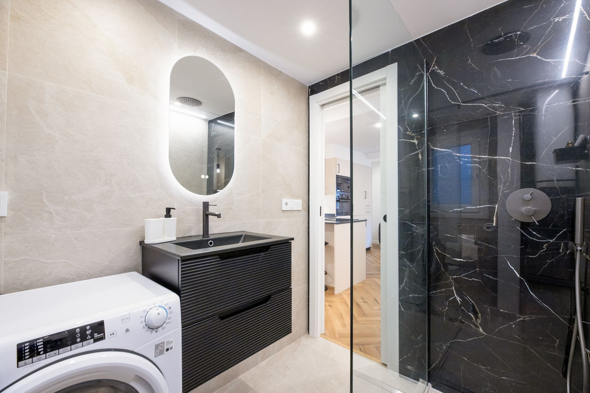 Se vende Apartamento Planta Media de 3 dormitorios en Costa Del Sol, Málaga, España