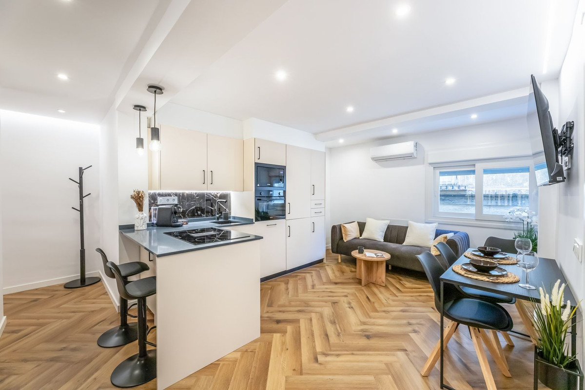 Se vende Apartamento Planta Media de 3 dormitorios en Costa Del Sol, Málaga, España
