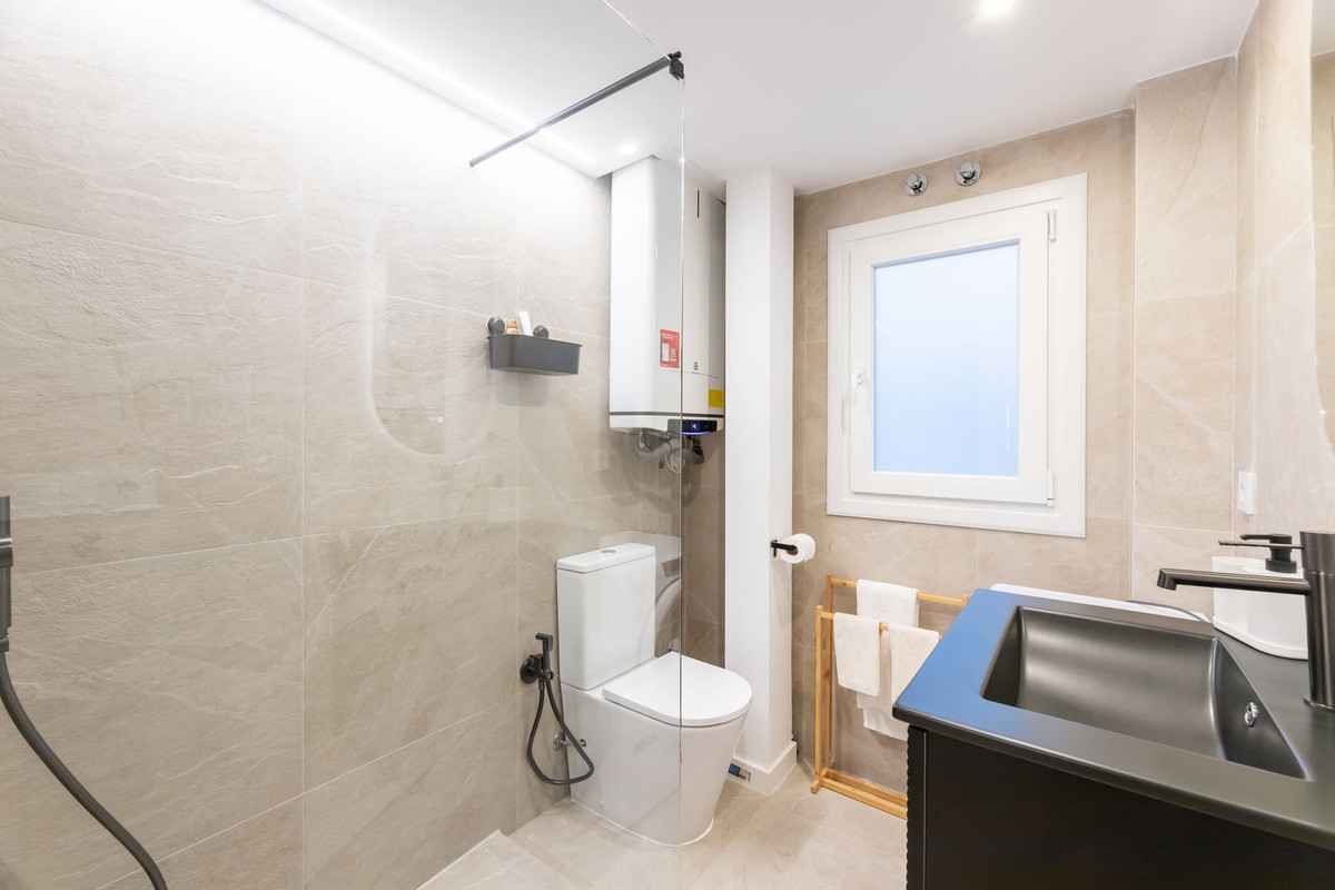 Se vende Apartamento Planta Media de 3 dormitorios en Costa Del Sol, Málaga, España