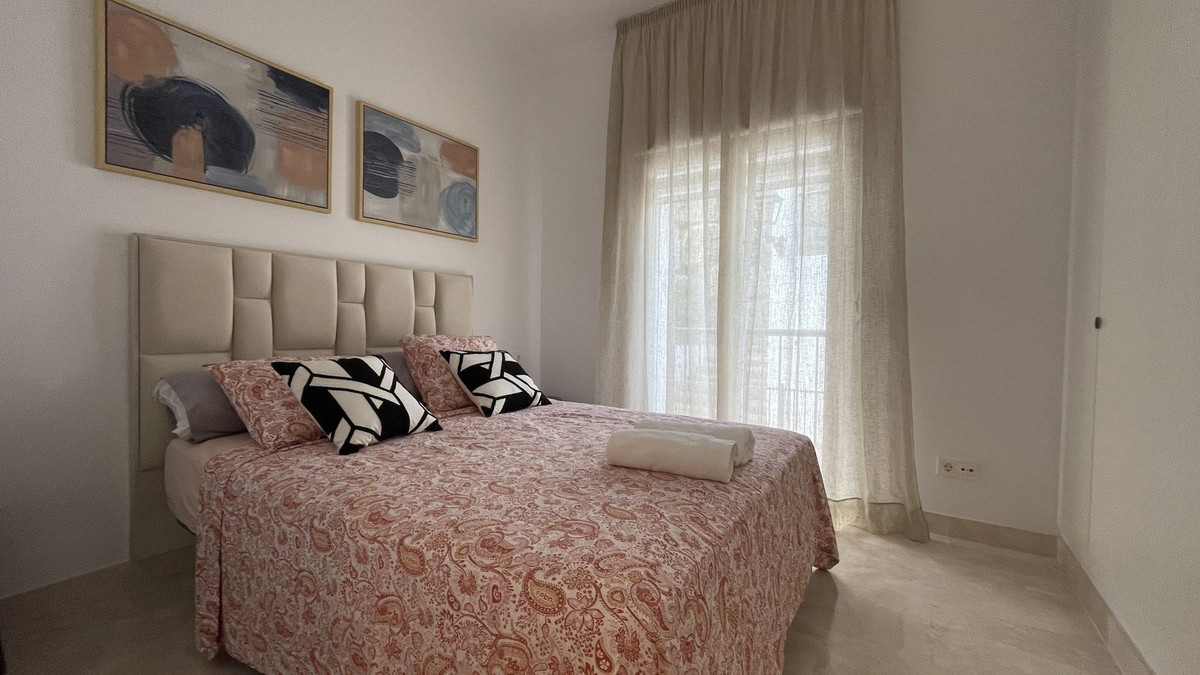 3 Bed Apartment for sale in El Paraiso Costa Del Sol, Málaga, Spain