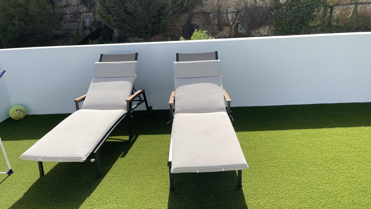 3 Bed Apartment for sale in El Paraiso Costa Del Sol, Málaga, Spain