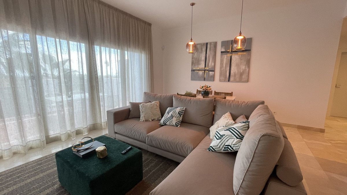 3 Bed Apartment for sale in El Paraiso Costa Del Sol, Málaga, Spain