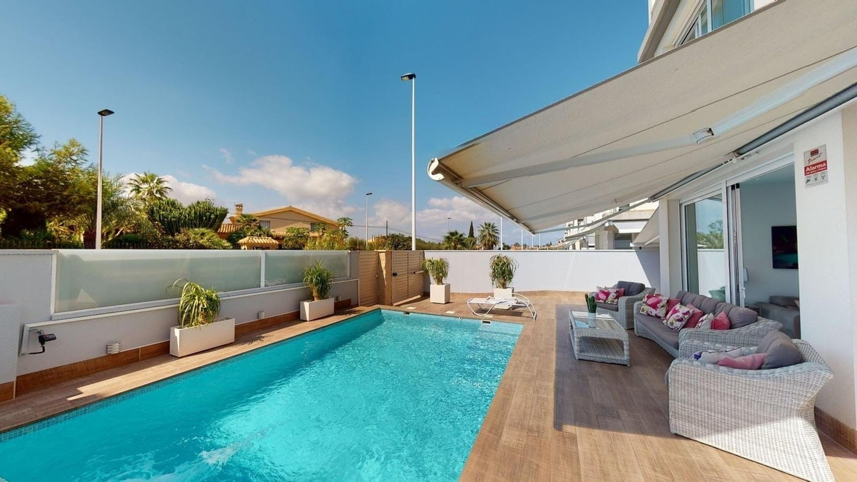4 Bed Townhouse for sale in Torrevieja Costa Blanca, Alicante, Spain