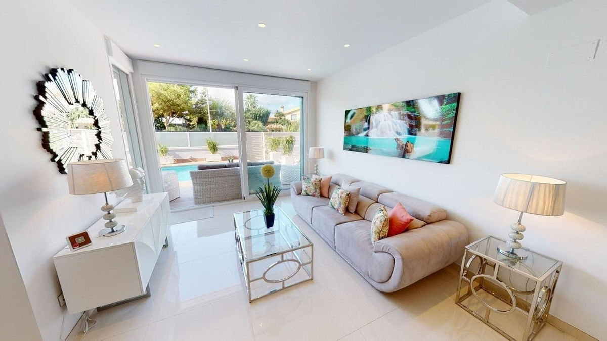 4 Bed Townhouse for sale in Torrevieja Costa Blanca, Alicante, Spain