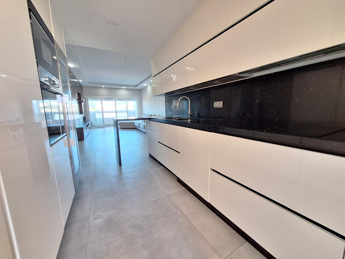 Se vende Apartamento Planta Media de 2 dormitorios en Costa Del Sol, Málaga, España
