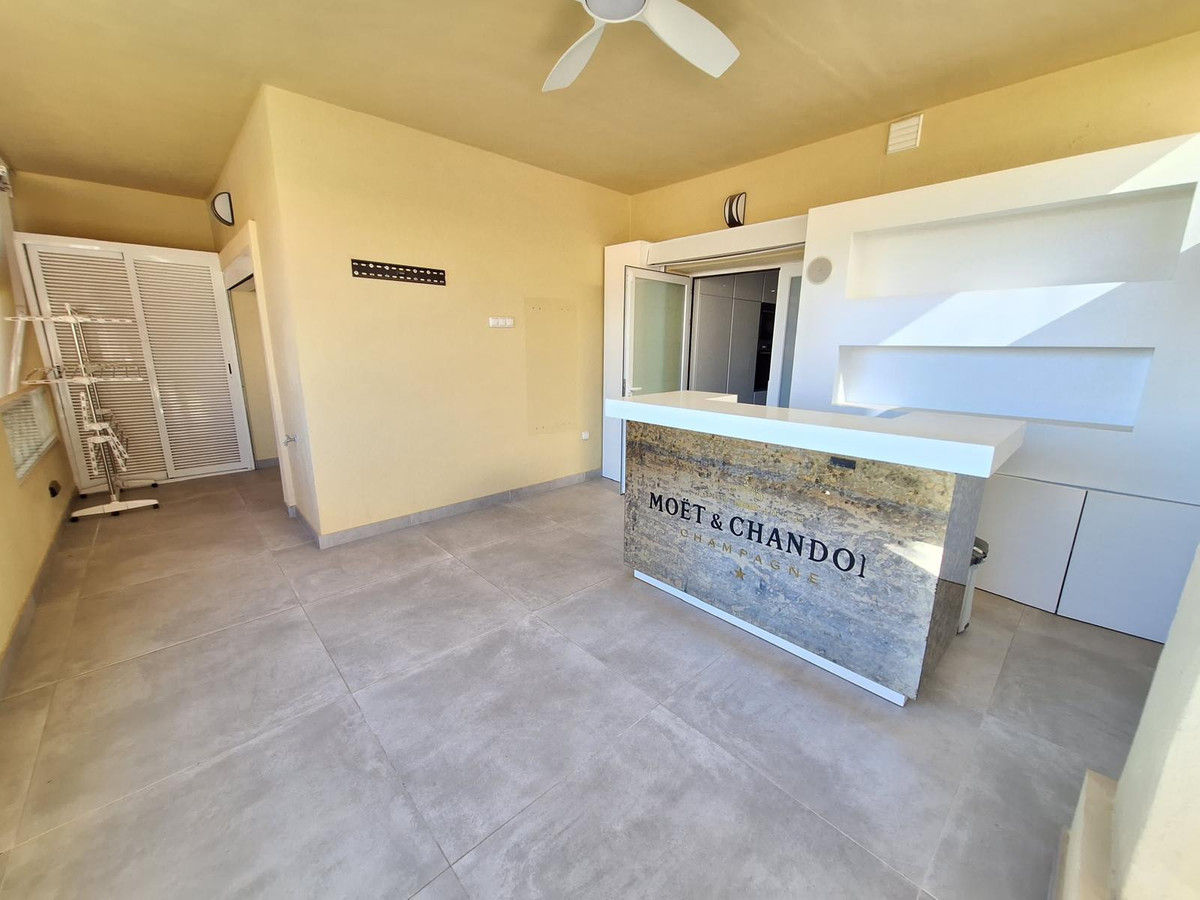 Se vende Apartamento Planta Media de 2 dormitorios en Costa Del Sol, Málaga, España