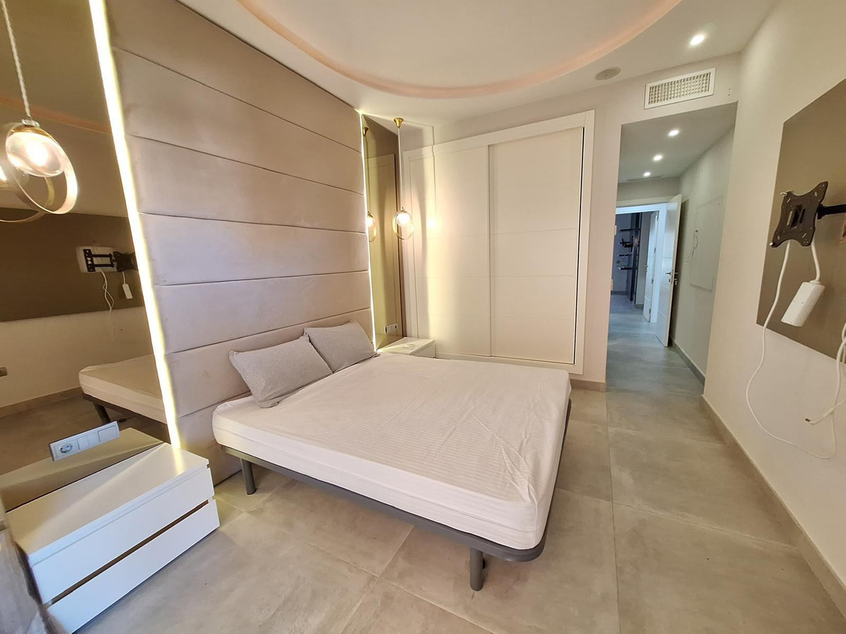Se vende Apartamento Planta Media de 2 dormitorios en Costa Del Sol, Málaga, España
