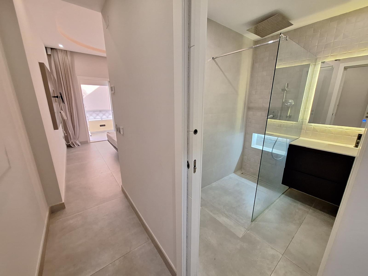 Se vende Apartamento Planta Media de 2 dormitorios en Costa Del Sol, Málaga, España