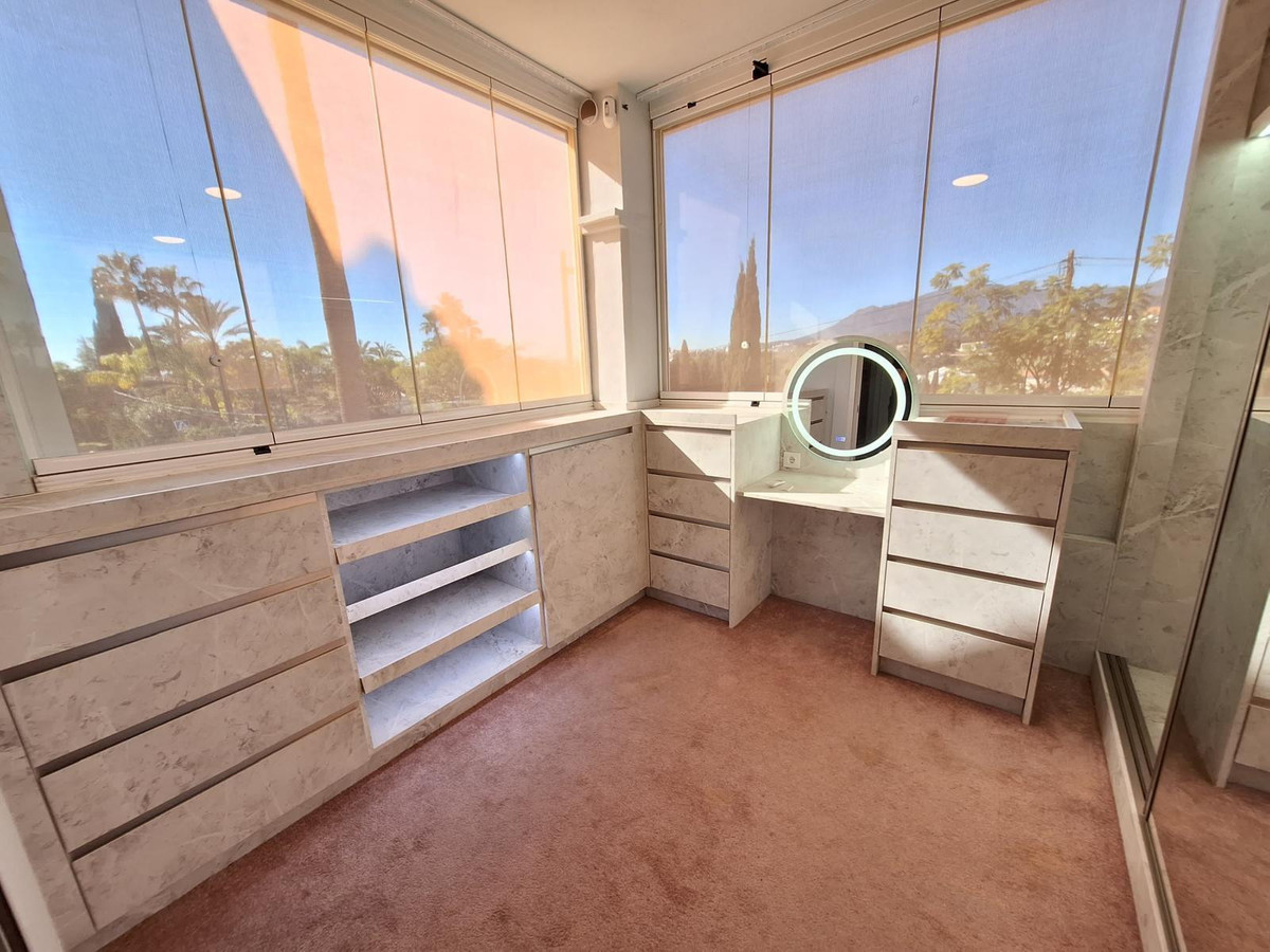 Se vende Apartamento Planta Media de 2 dormitorios en Costa Del Sol, Málaga, España