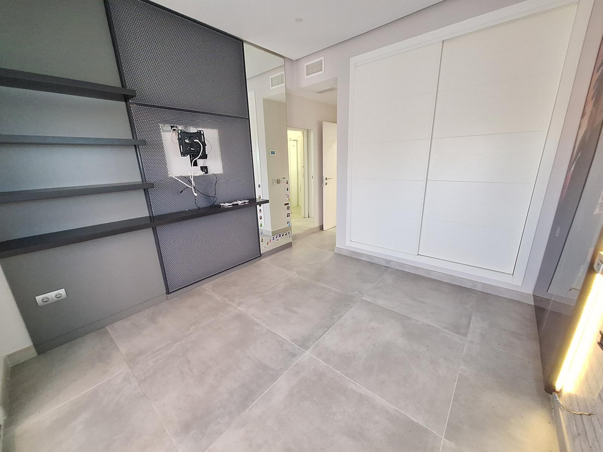 Se vende Apartamento Planta Media de 2 dormitorios en Costa Del Sol, Málaga, España