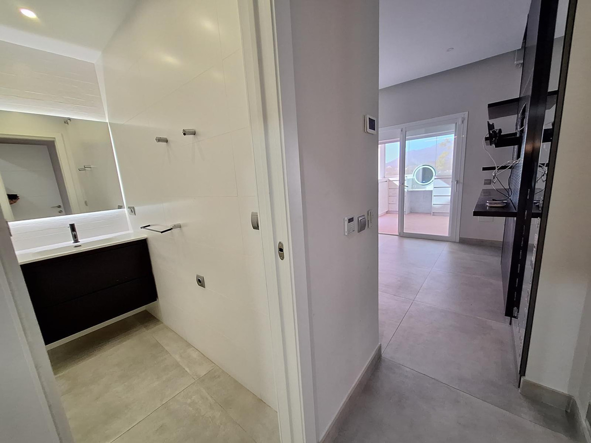 Se vende Apartamento Planta Media de 2 dormitorios en Costa Del Sol, Málaga, España