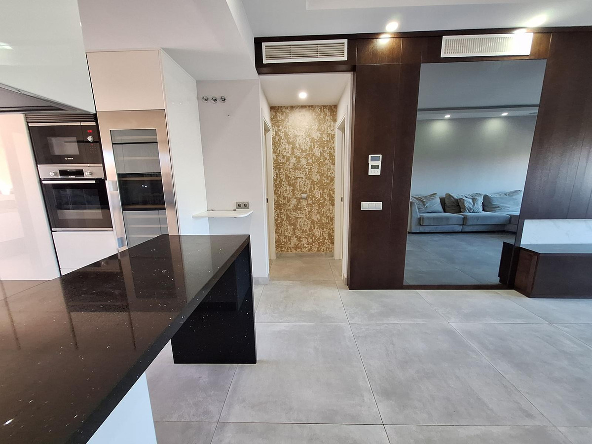 Se vende Apartamento Planta Media de 2 dormitorios en Costa Del Sol, Málaga, España