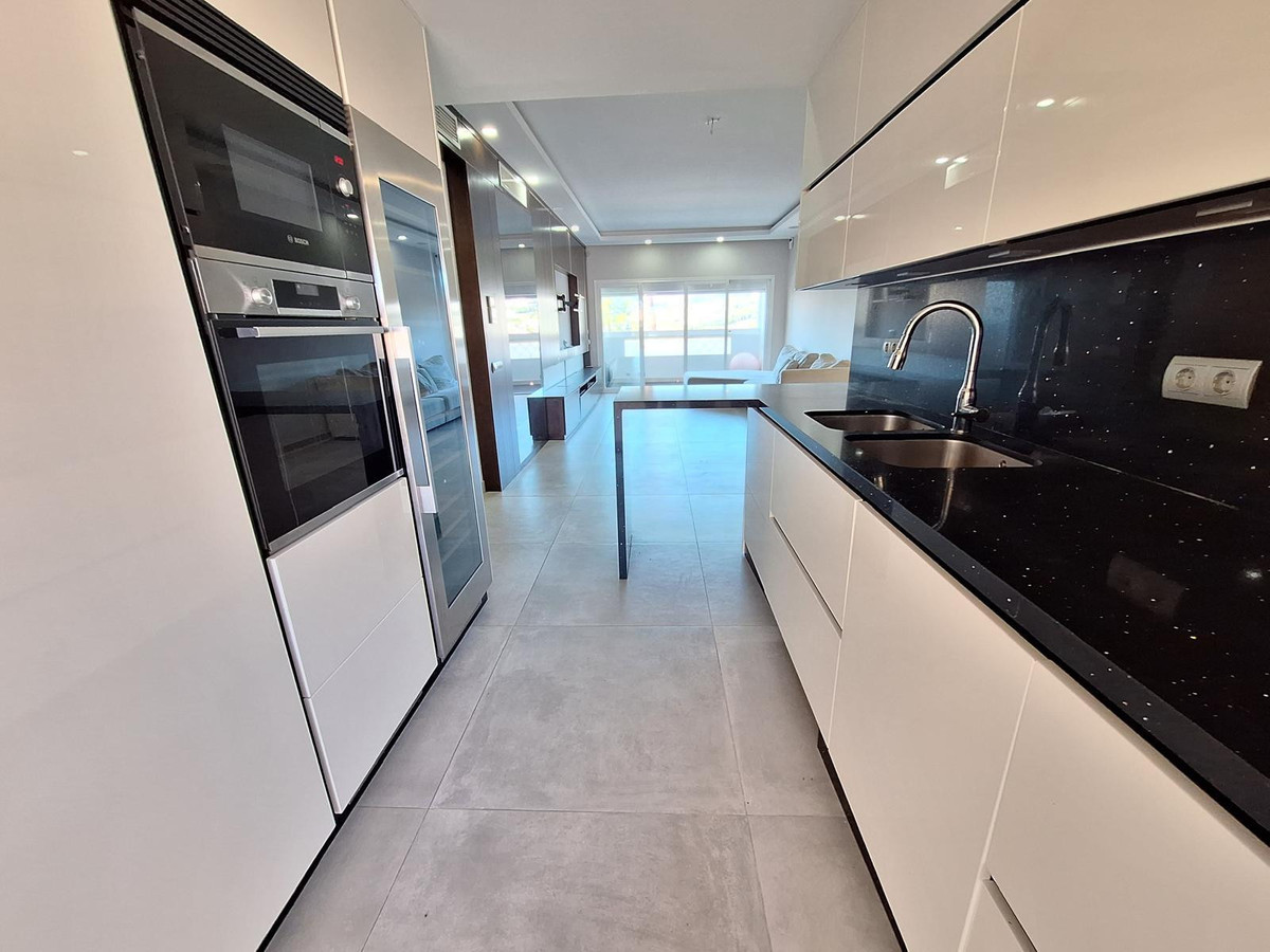 Se vende Apartamento Planta Media de 2 dormitorios en Costa Del Sol, Málaga, España