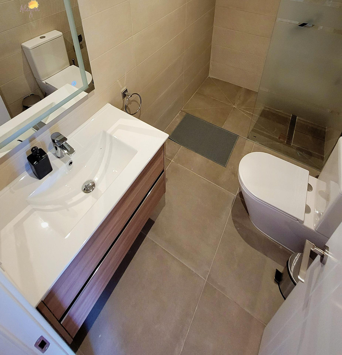 7 Bed Commercial unit for sale in Torrevieja Costa Blanca, Alicante, Spain