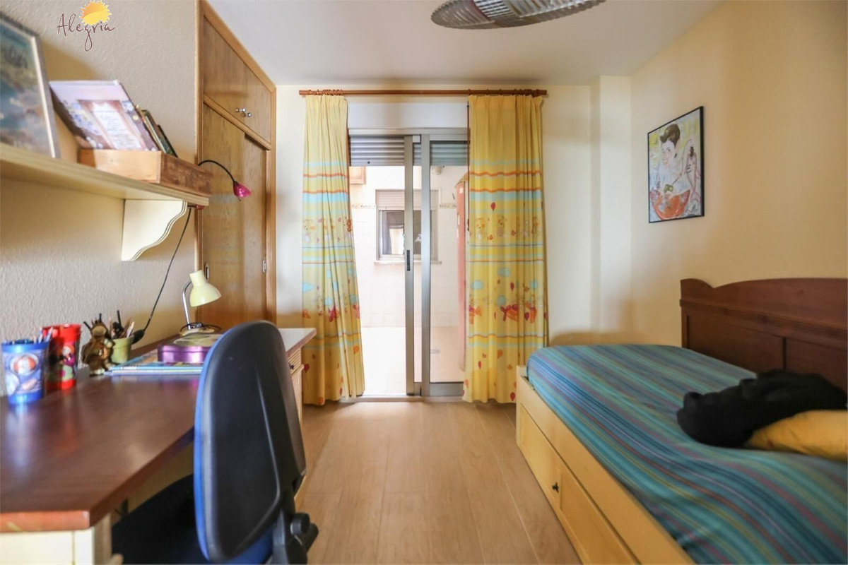 Se vende Apartamento Planta Media de 4 dormitorios en Costa Blanca, Alicante, España