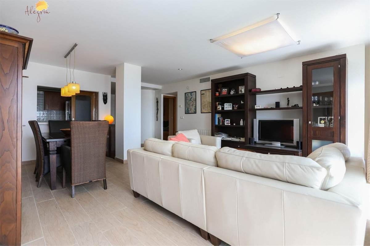 Se vende Apartamento Planta Media de 4 dormitorios en Costa Blanca, Alicante, España