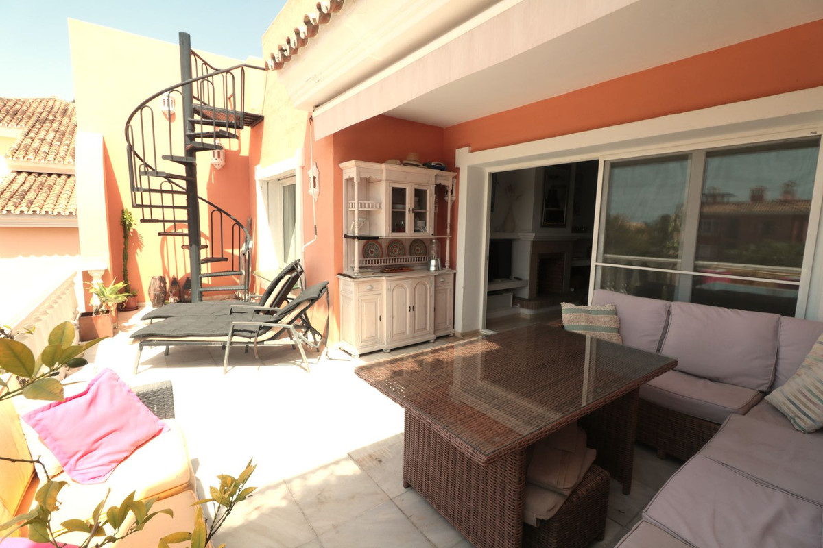Se vende Apartamento en Planta Última de 2 dormitorios en Costa Del Sol, Málaga, España