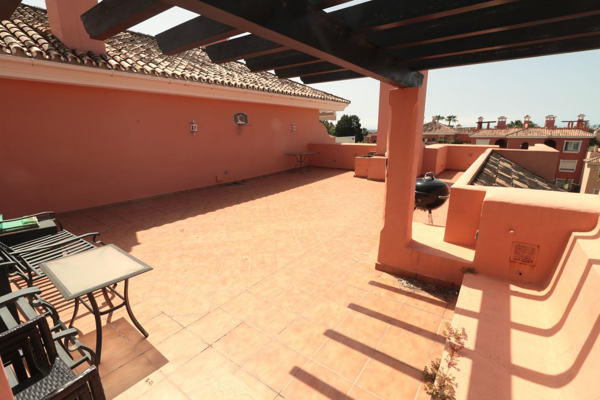 Se vende Apartamento en Planta Última de 2 dormitorios en Costa Del Sol, Málaga, España