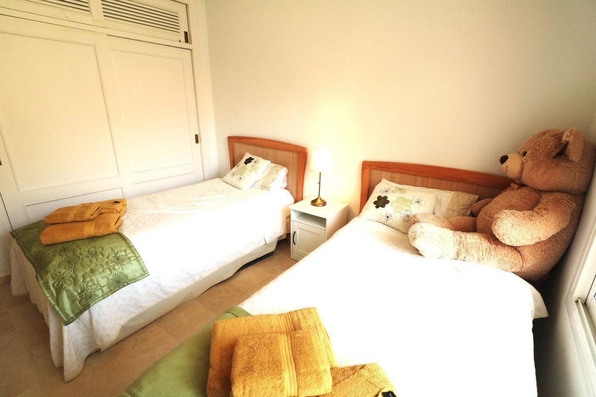 Se vende Apartamento en Planta Última de 2 dormitorios en Costa Del Sol, Málaga, España