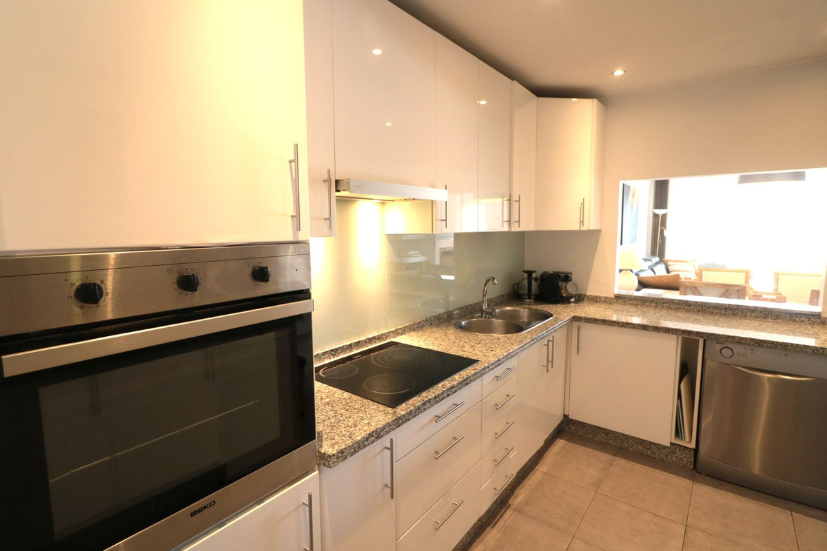 Se vende Apartamento en Planta Última de 2 dormitorios en Costa Del Sol, Málaga, España