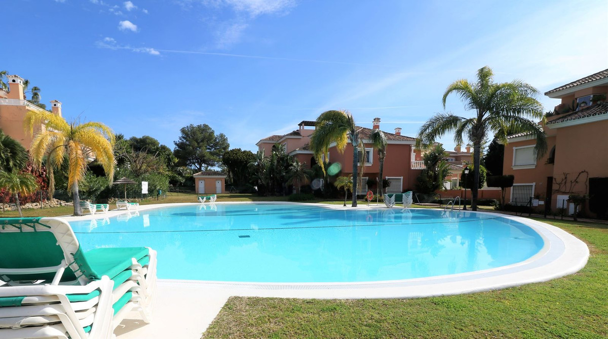 Se vende Apartamento en Planta Última de 2 dormitorios en Costa Del Sol, Málaga, España